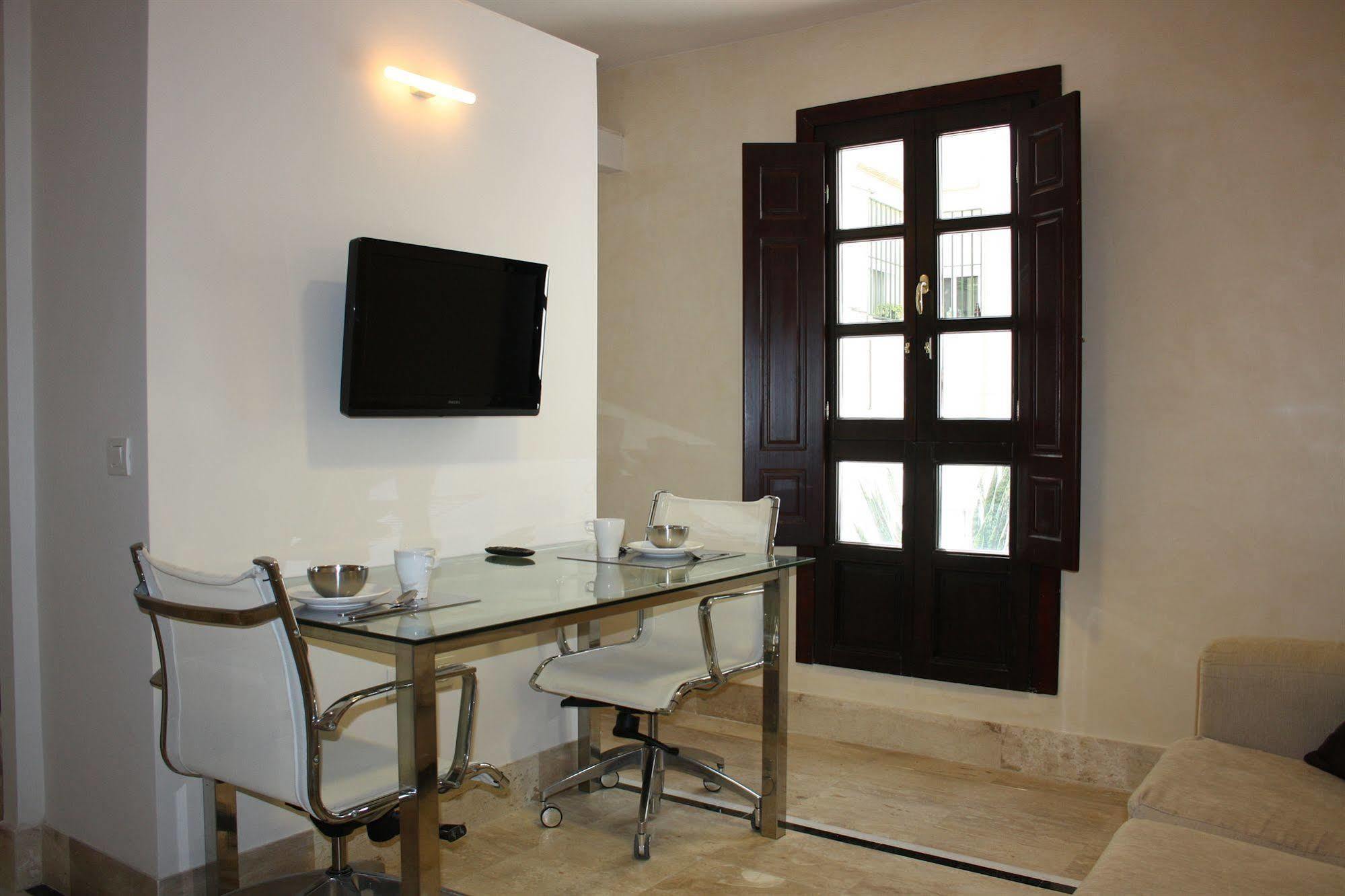 Estudio Padre Manjon Sevilla Exteriör bild
