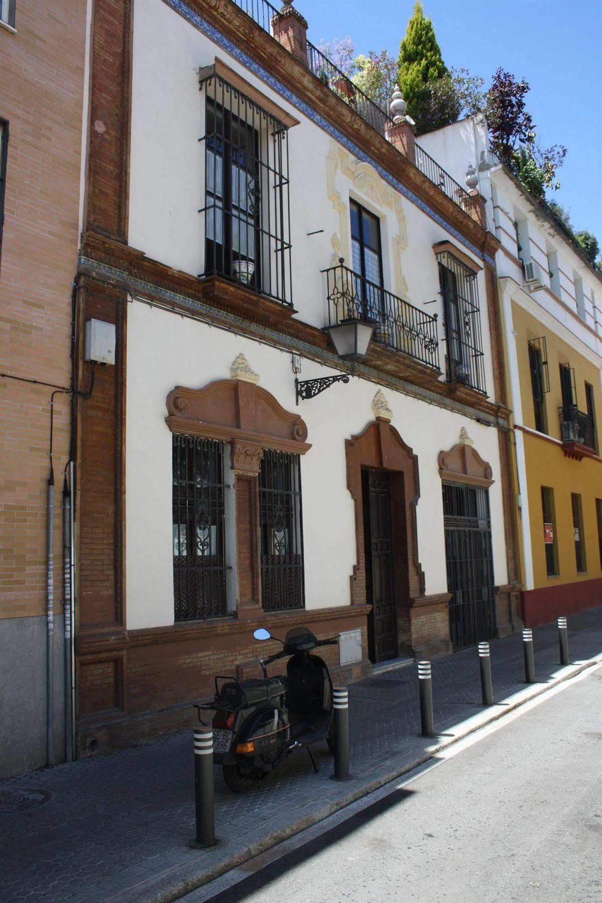 Estudio Padre Manjon Sevilla Exteriör bild